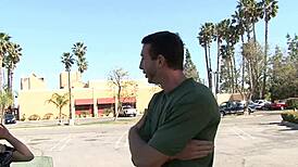 Hej, tá horúca zrela Vanessa sa nechá šúkať ako kurva veľkým kokotom?