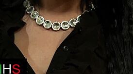 eva angelina keeps her glasses on during a hard one-on-one 😍