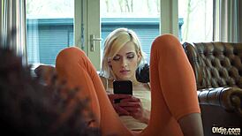 หนุ่มหัวล้านเย็ดสาวสาวอายุ 18+ หญิงสาวแบบหนักครั้งแรก