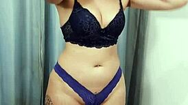 Ei, esse casal rasgou as roupas no provador pra cavalgada e boquete de quatro