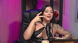 taluane boom catches a hot brunette in california for big tits licking and jerk off instructions