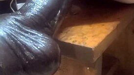 Huge Hankeys Dildos On Fucking Machine