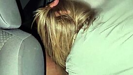 Fui namorar com meu nego em um bar e de lá ele me comeu no carro enquanto o corno dirigia.