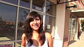 Güzel Ebony Sürtük Avrupa Sikini Irklararası Grup Seksinde Emiyor