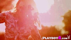 Sweet Anetta Keys Exposing Hot Body!