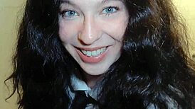 i quick fucked this 18yo brunette in stockings before her parents came home, but she creampied!