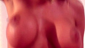 Büyük memeli peri sik hizmet ediyor oral ve yüz boşalmasıyla