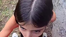 Karol Smith Sale Al Bosque Y Se Corren En Ella