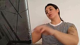 Oh man, Carla is just farting away while she's working 😂💨