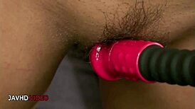 Juri Sawaki Gets Fingered And Cumshots!