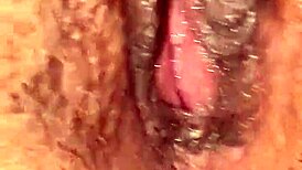 Tocando a mi novia con dildo en su gran culo 😏