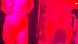 Sexo Lesbico Entre Duas Gostosas No Chuveiro