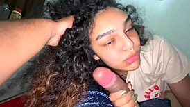 Gozando dentro da namorada do meu amigo até a bucetinha dela transbordar?