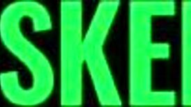 Teamskeet Allstars - Princesa asiática Lulu Chu estirando su coñito