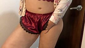 BBW macocha Soraya zrzuca swoją ogromną soczystą dupę przed kamerą dla kumpla