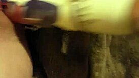 Fodendo minha buceta safada nova com lata de desodorante!