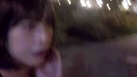 쉬메일 팅 쉬안이 힐 신고 커뮤니티 정원에서 노출돼!