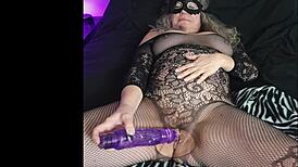 Kity Hudson Uses Dildo Solo