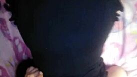 Me coge en cuatro en el cuarto de mis primos