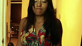 Mishell folla a su novio para arreglar sus problemas