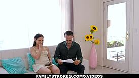 فتاة 18+ بصدر كبير تنيك زوج أمها