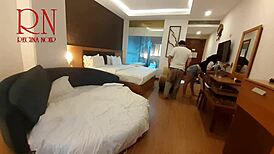 He poured drink into navel and licked pussy of naked college slut in dorm 😋