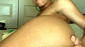 i'm teasing my pretty asshole so good