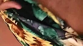 com tes�o e sozinha masturbating