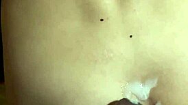 Ližem guzu svekrvi u njenoj kući i svršavam na latinsku dupetinu