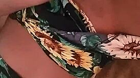 com tes�o e sozinha masturbating