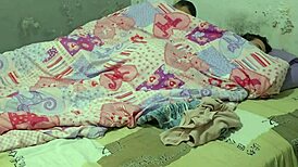 Meu Meio-Irmão Tímido Se Masturba Assistindo Vídeos XXX E Eu Mostro Como Foder Mulher De Verdade