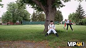 Vip4k. Dlouhá hra se zralou evropskou kougarkou, co svádí mámu a kluka