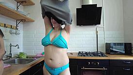 Before she makes my lunch i want her to suck my dick