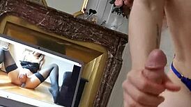 ma copine me suce devant le porno... oups, i mean sucks cum in mouth