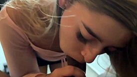 Pano kovaa yliopiston kuuman blondin kanssa ja sisäsiemen