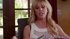 Lesbian Milf Scissoring