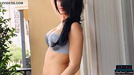 Viděl jsi latinské milfky Alisette Rodriguez a Brittani Jade svlékat se?