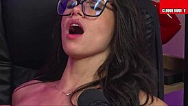 Blonde busty sucks brunette slut's pussy in California