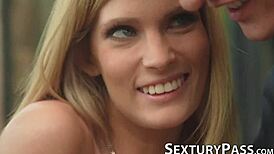 They sneak in steamy outdoor double penetration when alone