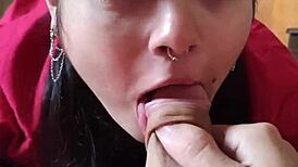 Debora Prado imee mun kyrpää aamulla, paras tapa sanoa hyvää huomenta