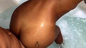 Comendo Minha Vizinha Gostosa Na Hidromassagem