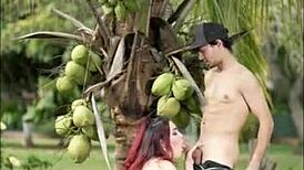 I deliver petite outdoor oral pleasure