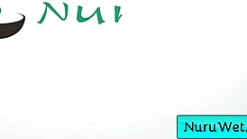 Seksi nuori nainen 18+ ruskeaverikkö hieroja riisuutuu kosteaan liukkaaseen hierontaan Robby Apples Avery Black.