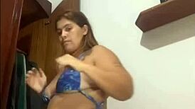 Gosto de Me Exibir e Deixar os Machos de Pau Duro e Molhado