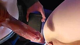 Ova milf sisalica pada na kolena za jako jebanje do kreampaja