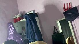 putinha safada com peitos enormes chupando pau gigante