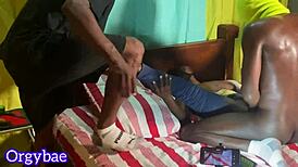 Divoké jebanie hlboko do diery kokotom za scénami