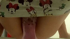 Amatir Kencing Berulang Seluar Dalam Sambil Jari Solo Rumahan