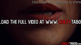 Dominantná Casey Calvert vs. nadržaná Victoria Voxxx v intenzívnom šuke