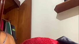 Gosto de Me Exibir e Deixar os Machos de Pau Duro e Molhado